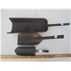 Image 2 : LOT OF 3 ANTIQUE COAL SHOVELS