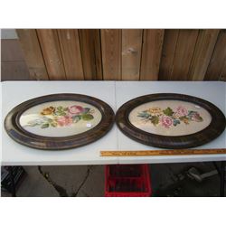 MATCHING PAIR OF CONVEX GLASS PICTURE FRAMES