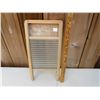 Image 2 : ANTIQUE SMALL WASHBOARD
