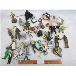 LARGE LOT OF STAR WARS FIGURES