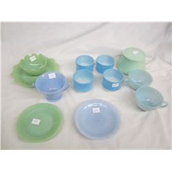 LOT OF 12 PIECES OF FIRE KING , PYREX ECT