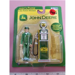 JOHN DEERE DIE CAST MAN/GAS PUMP