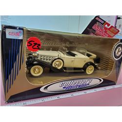 NIB 1/32 SCALE DIE CAST 1932 CADILLAC