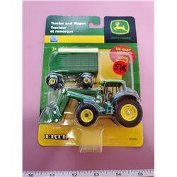 1/64 SCALE DIE CAST JOHN DEERE TRACTOR/WAGON