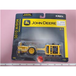 1/64 SCALE DIE CAST JOHN DEERE TRACTOR/VISE