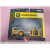 Image 1 : 1/64 SCALE DIE CAST JOHN DEERE TRACTOR/VISE