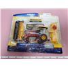 Image 1 : 1/64 SCALE DIE CAST NEW HOLLAND TRACTOR/ACCESSORIES