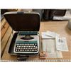 Image 1 : VINTAGE TYPEWRITER