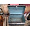 Image 5 : OLD STEAMER TRUNK