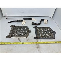 2 SMALL CAST IRON DOORS + 3 HANDLES