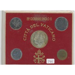 VATICAN CITY MINT SET OF POPE JOHN PAUL II INCLUDING LARGE SILVER MEDAL.