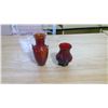 Image 2 : 2 VINTAGE RED VASES