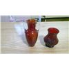 Image 3 : 2 VINTAGE RED VASES