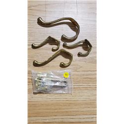 4 BRASS HOOKS & BRASS SECURITY DOOR LOCK