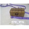 Image 3 : SMALL WOODEN BOX, W/BROACH AND NECKLACE