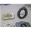 Image 3 : 2 BELT BUCKLES, KEY CHAIN, SMALL FRAME