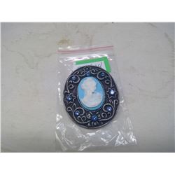 CAMEO BROACH