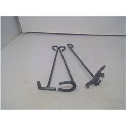3 BRANDING IRONS