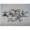 Image 2 : BAGS OF VARIOUS KEYS AND KEY CHAINS