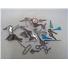 Image 3 : BAGS OF VARIOUS KEYS AND KEY CHAINS