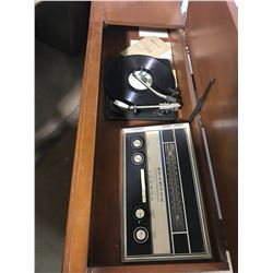 VINTAGE RECORD PLAYING STERIO