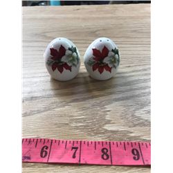 POINSETTIAS SALT & PEPPER SHAKERS, SANDFORD, FINE BONE CHINA, MADE IN ENGLAND