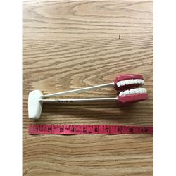 DENTURES TONGS FOR ICE CUBES