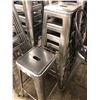 Image 1 : 5 GREY METAL STACKING BAR STOOLS