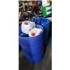 Image 2 : Lot of plastic and metal drums