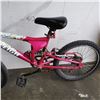 Image 4 : PINK AND WHITE RALEIGH BIKE