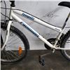 Image 2 : WHITE PATHFINDER BIKE