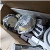 Image 4 : 2 tile cutters with box of flexible duct and more