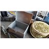 Image 7 : 2 VINTAGE METAL CONTAINERS AND SEWING BASKET AND LIQUOR CASE