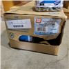Image 3 : Case of 4000 1 and 1/4 inch sheet metal screws