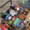 Image 3 : 4 boxes of collectibles