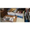 Image 1 : LOT OF MINIATURE DOLLHOUSE FURNITURE