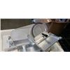 Image 2 : 220es 8.6"blade 1/4hp proffessional meat slicer