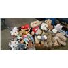 Image 1 : TRAY OF BEANIE BABIES AND TRAY OF STUFFED ANIMALS
