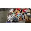 Image 2 : TRAY OF BEANIE BABIES AND TRAY OF STUFFED ANIMALS