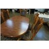 Image 3 : OAK DINING TABLE AND 6 CHAIRS