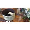 Image 2 : DECORATIVE BASKET, GLASS VASE AND DRINK DISPENSER AND WALL PLATE HOLDER