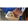 Image 1 : LOT OF WICKER BASKETS