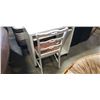 Image 2 : WHITE ROLLING DESK AND CHAIR
