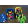 Image 2 : 2 BINS OF LEGO AND MEGABLOKS