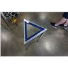 Image 2 : MODERN TRIANGULAR GLASSTOP ENDTABLE