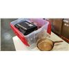 Image 1 : TOTE OF VINTAGE VISIONS GLASS COOKWARE