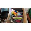Image 2 : 2 Boxes of novels and collectibles