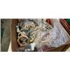 Image 2 : Box of assorted jewelry