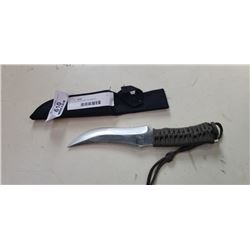 STAINLESS KNIFE IN SHEATH