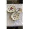 Image 2 : ROYAL SAFFORD TUDOR ROSE 16 PIECES PLATES BONE CHINA